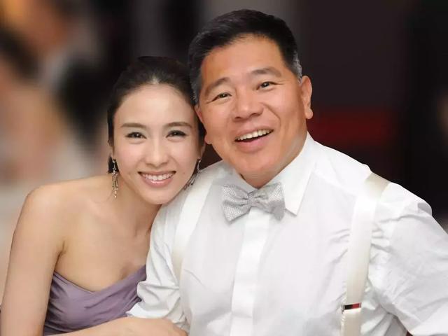 黎姿家道中落亲弟瘫痪嫁黑帮跛豪48岁逆袭才是真女神