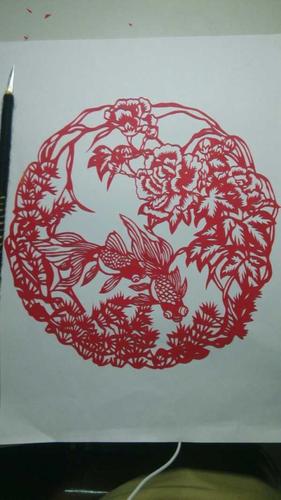 老师对我的能力认可后,她便让我挑战更高难度的剪纸.