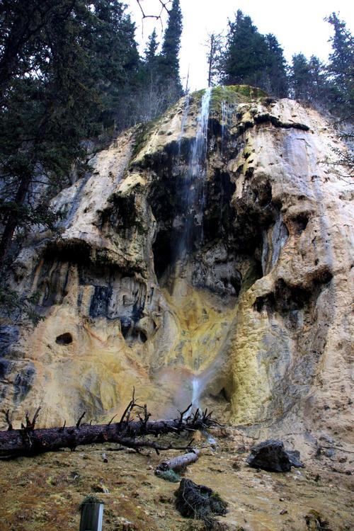 钙华溶洞