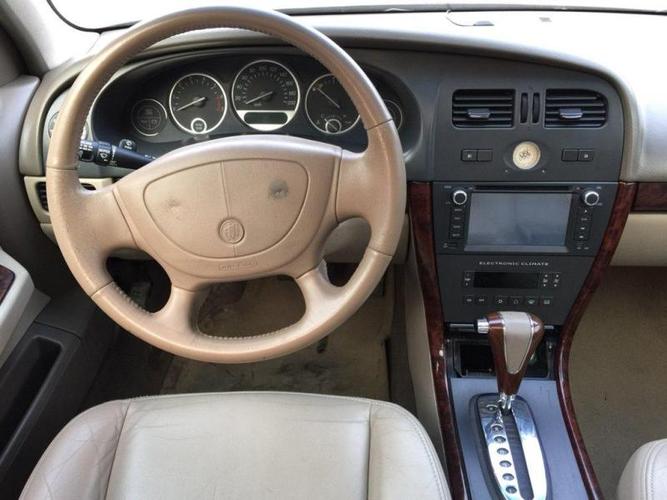 上海2004年2月别克君威君威2004款25l豪华型黑色自动档