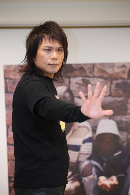 最新消息:伍佰,滑冰时被摔伤,左脚骨折韧带已断裂,已送往医院