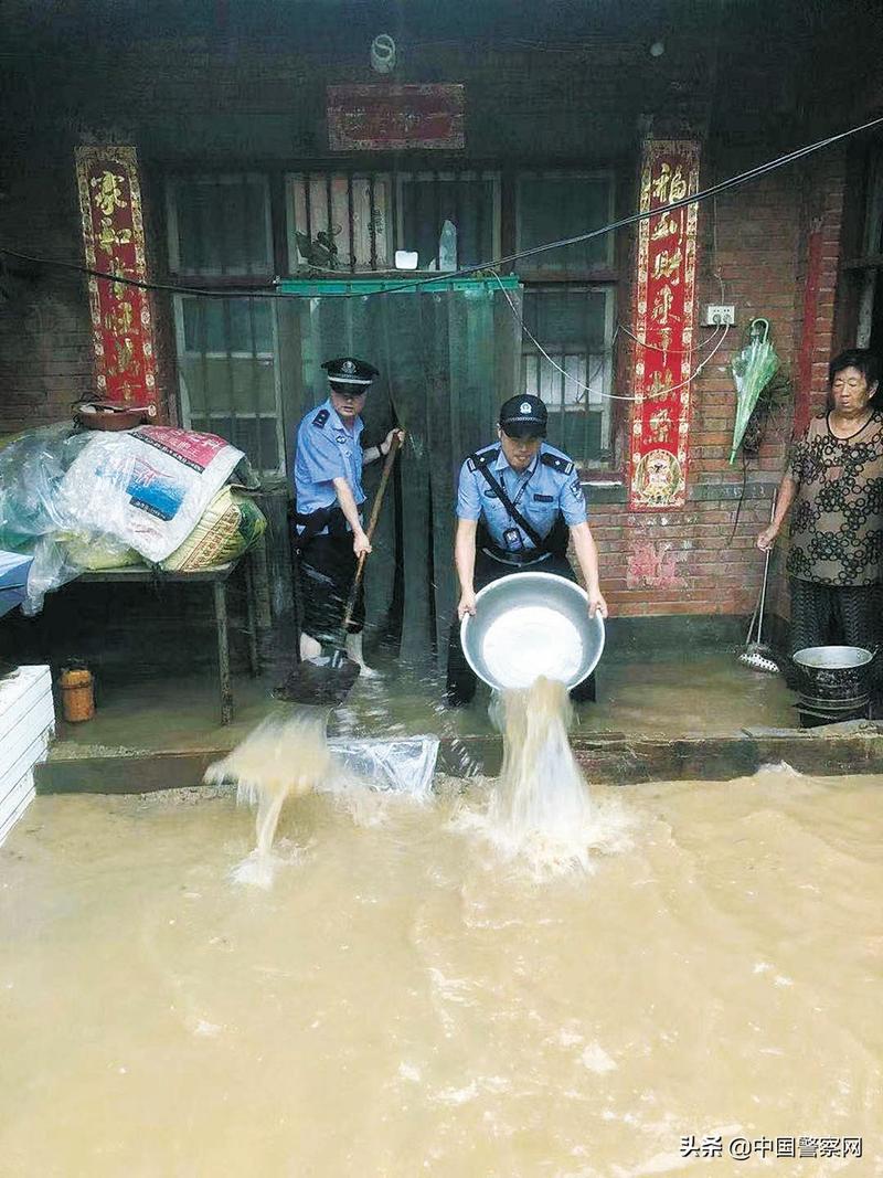 暴雨洪水中 为群众筑起安全防线_政务_澎湃新闻-the paper