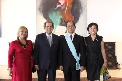 驻巴西大使邱小琪获授巴西国家南十字星勋章