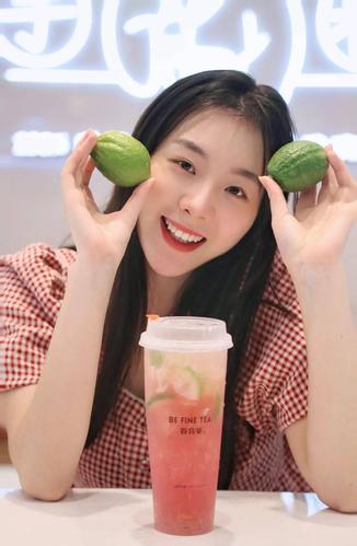 暴打蜜桃柠檬茶