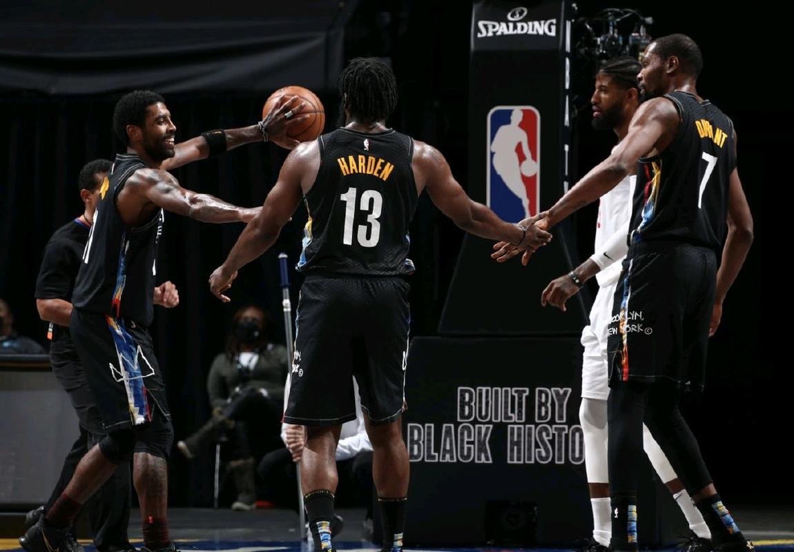 曝篮网提前续约三巨头,合计4.5亿美金,蔡老板太壕了!