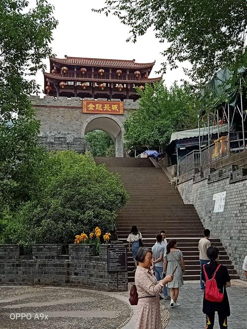 走进成都洛带古镇金龙长城!