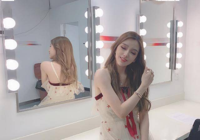 rita自拍美照女人味十足姿态坏女人不讲武德