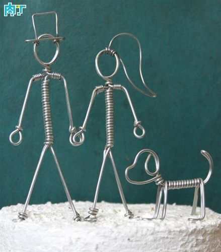 确切的说这是铁丝,哦呵呵