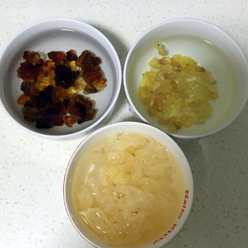 皂角米桃胶银耳羹的做法