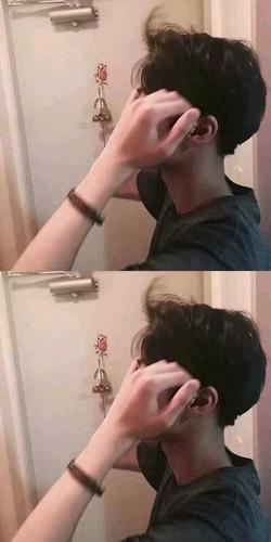 有没有好看的男生锁骨或者手的照片,能当背景图的那种