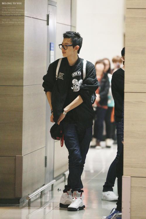 exo朴灿烈学长高清壁纸机场街拍杂志封面电影电视剧演唱会粉丝活动