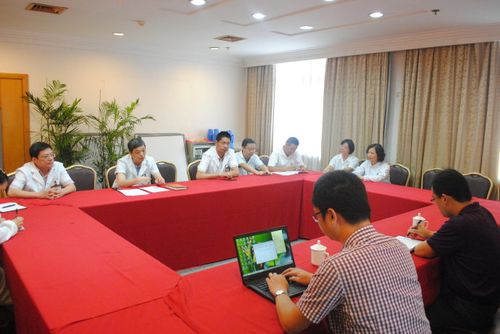 施会龙局长实地调研我院卫生信息化建设情况