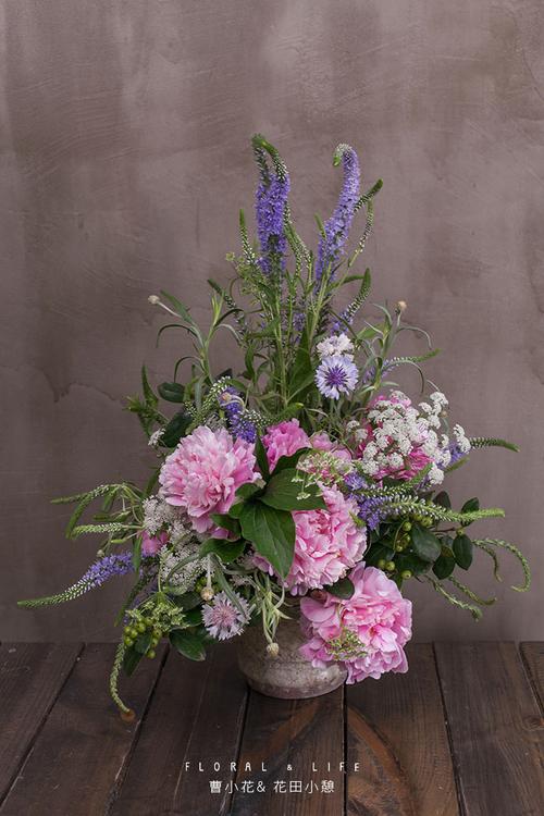 【花艺基础造型篇--对称三角造型】_插花