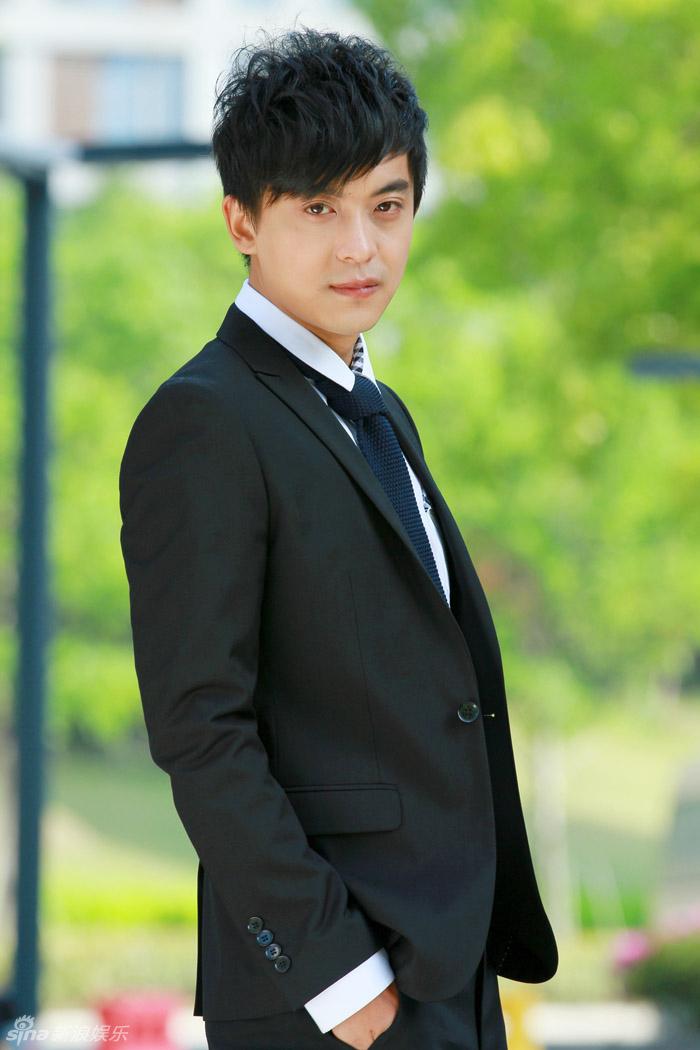 组图:李佳航荧屏鲜熟型男初长成 帅气十足_高清图集