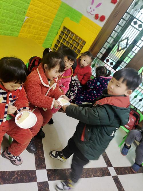 其它 我是心怡小朋友今天在幼儿园和小朋友们一起过生日 写美篇