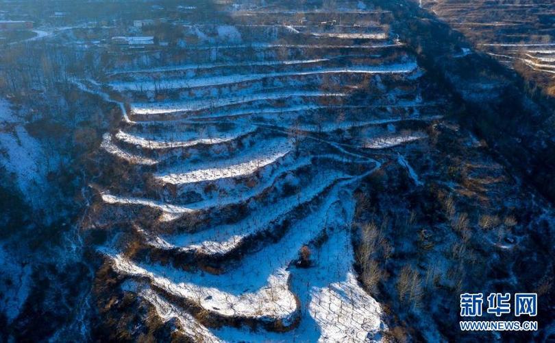 山西芮城雪落九峰山