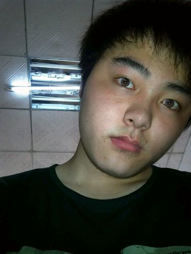 胖脸男生适合什么发型 有图