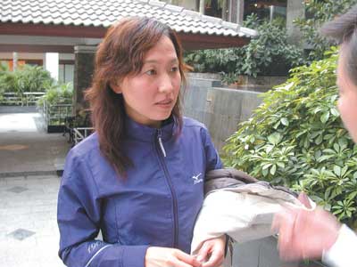 东方神鹿王军霞感念马俊仁 为本山捧场客串泼妇