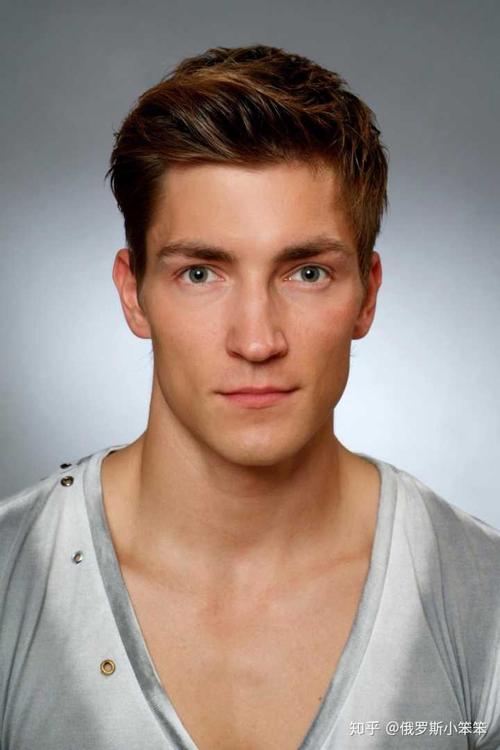 我几乎总是可以认出来谁是法国人或芬兰人或者德国人.