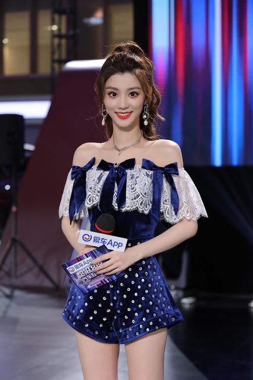 金融公司老板被查牵出王牌对王牌艺人 王牌女郎费费是谁个人资料