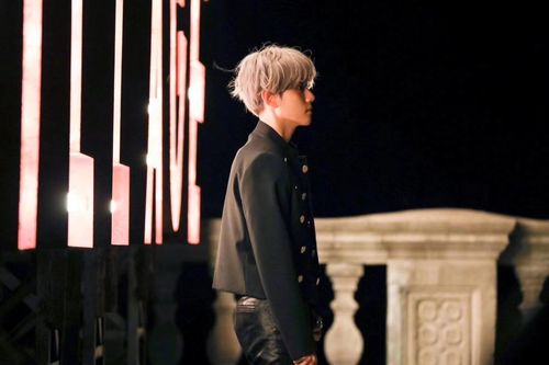 city lights 边伯贤 - 堆糖,美图壁纸兴趣社区