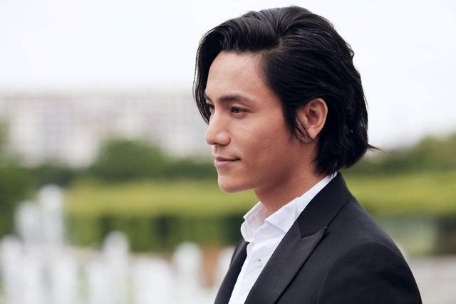 陈坤晒搞怪自拍教人戴口罩,却被指头油不卫生,协和医生也来打脸