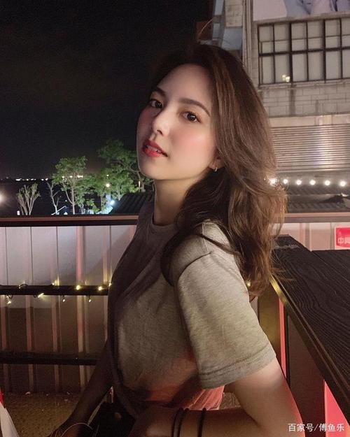 台湾甜美女生分享户外生活照,那笑容和妩媚眼神让人超动心