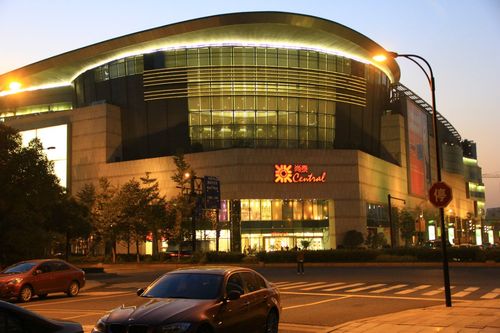 尚泰百货出走两年杭州万象城该何去何从