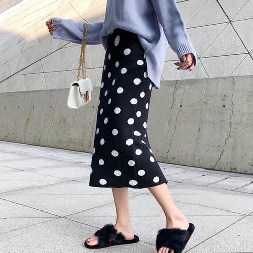 黑色波点裙怎么搭配上衣更有魅力