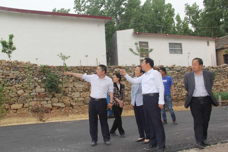泗水县乡村振兴指挥部督导圣水峪片区建设
