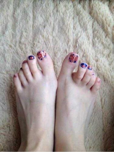 美女脚丫美甲真实图片 美女脚丫和脚心(2)
