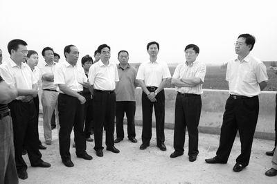 "铁军"铁肩担大任高质高效铸精品——驻马店至泌阳高速公路建设纪实