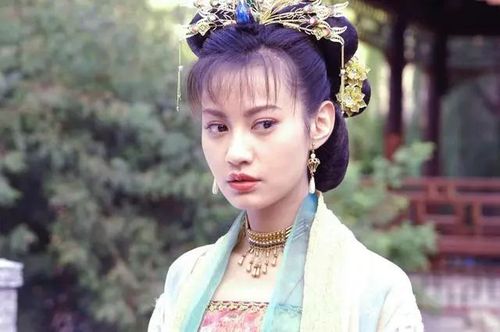江玉燕,是电视剧《 a target="_blank" href="/item/小鱼儿与花无缺