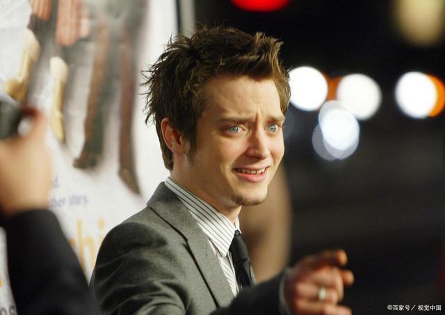 《指环王》男主佛罗多·巴金斯和女友迎接一个新生命