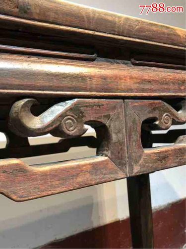 榉木香桌做工规矩纹理清晰全品完整尺寸长96宽50高83厘米