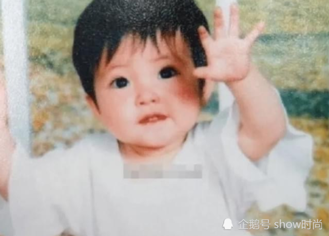 张予曦童年照疯传!被称"迪士尼在逃公主"?美成一个洋娃娃!
