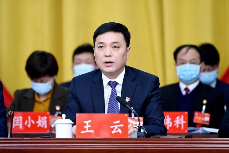 不是代表的县委,政府工作部门主要负责人,县纪委常委,监委委员,乡镇