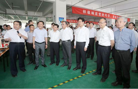 2014新疆分网 援疆要闻 考察期间,喀什地委书记曾存,地委副书记,行署