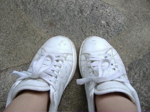 岚.惦念着那些光脚穿球鞋的日子.