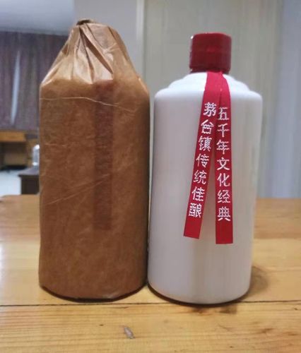其它 战友欢聚新安城 写美篇韩成铭用茅台镇传统佳酿招待战友