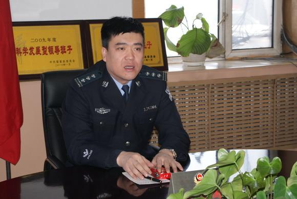 局长王立国部署"千名群众进警营"活动