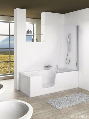 泡澡加淋浴居然都可以坐着,步入式浴缸的3种玩法,你知道几个