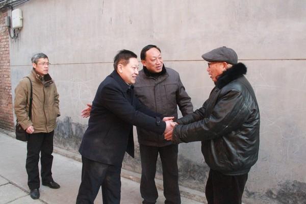 李相军,刘传新走访慰问离退休老干部