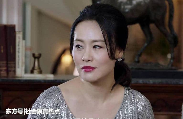 53岁邬君梅和58岁陈冲,同台争艳32年,自然老去的脸就是美