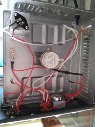 我在早   : 原烤箱内部; 图4:安装好固态继电器;; 美食日记