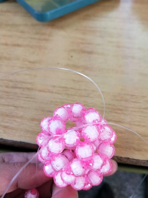 一步步学做串珠玫瑰花