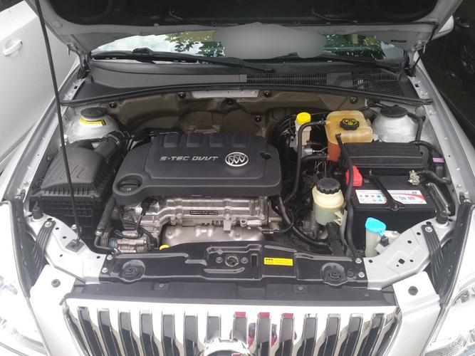 发动机舱:机舱发动机,正常磨损,变速箱,换挡平顺