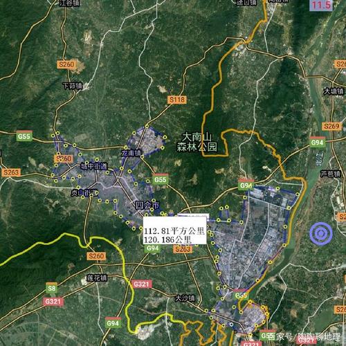 其建成区主要有三块,第一块为四会市主城区,建在绥江两岸的平坝上.