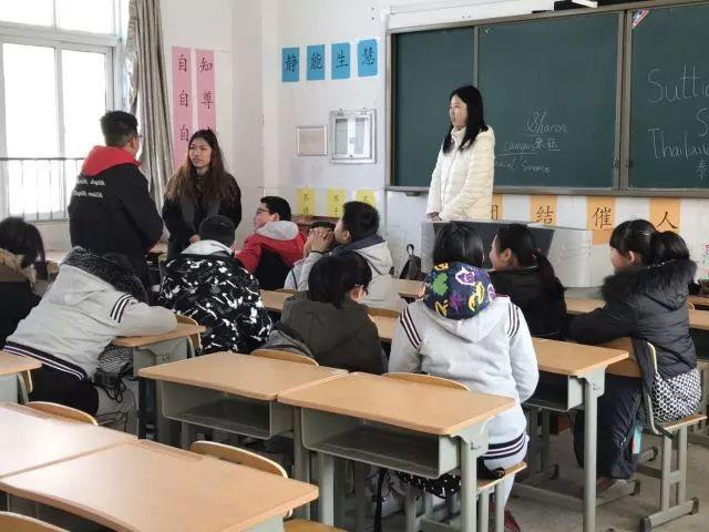 志愿暖冬"冬令营活动在秣陵初级中学开营