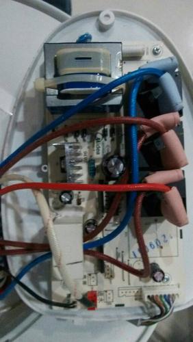 美的热水器电路维修